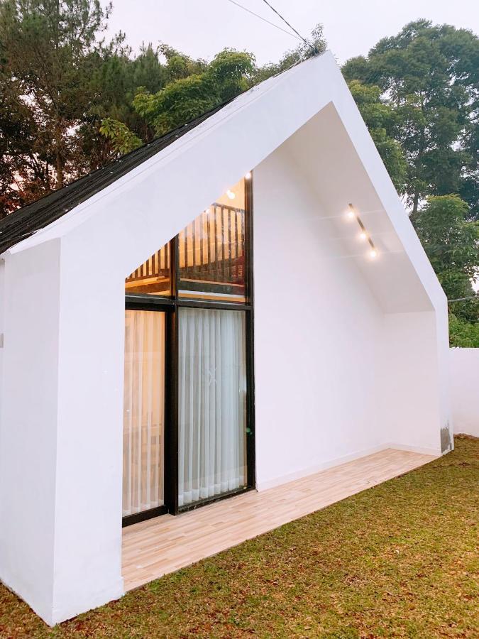 Casa De Gaudi Lembang Villa Luaran gambar